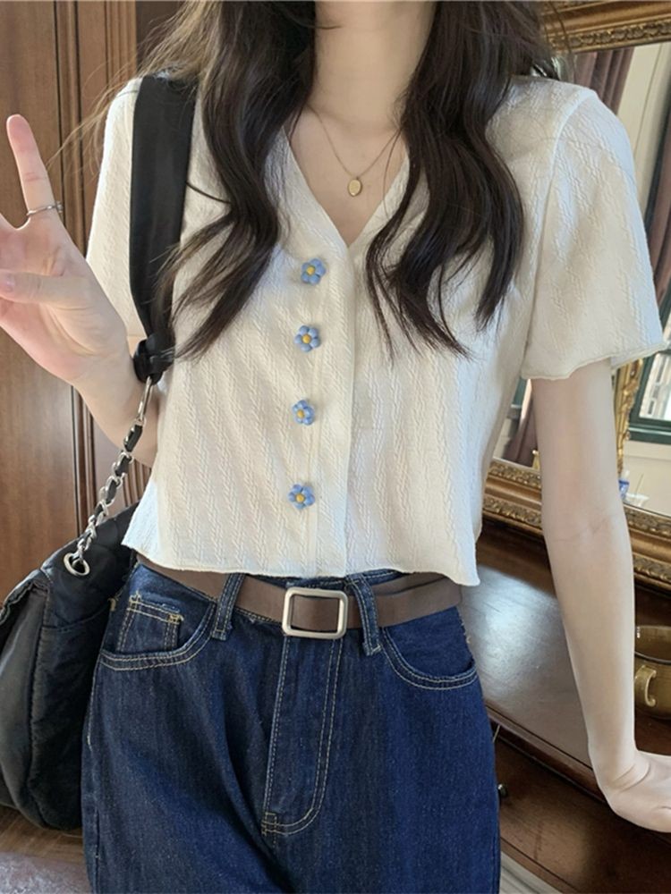 ฤดูร้อนบางหวานสาวร้อนแขนสั้นเสื้อยืดผ้าไหมน้ําแข็งคอวีเสื้อถักด้านหน้าไหล่ออกแบบสั้นด้านบนผู้หญิง