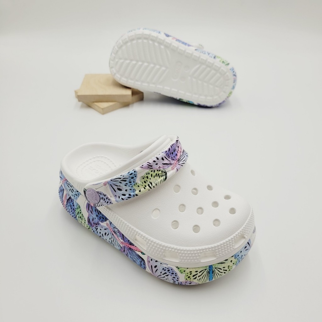 



 ♞พร้อมส่ง !!! รองเท้าลำลองแฟชั่น เด็ก สไตล์ Crocs Cutie Crush Butterfly Clog Kids (Unisex)