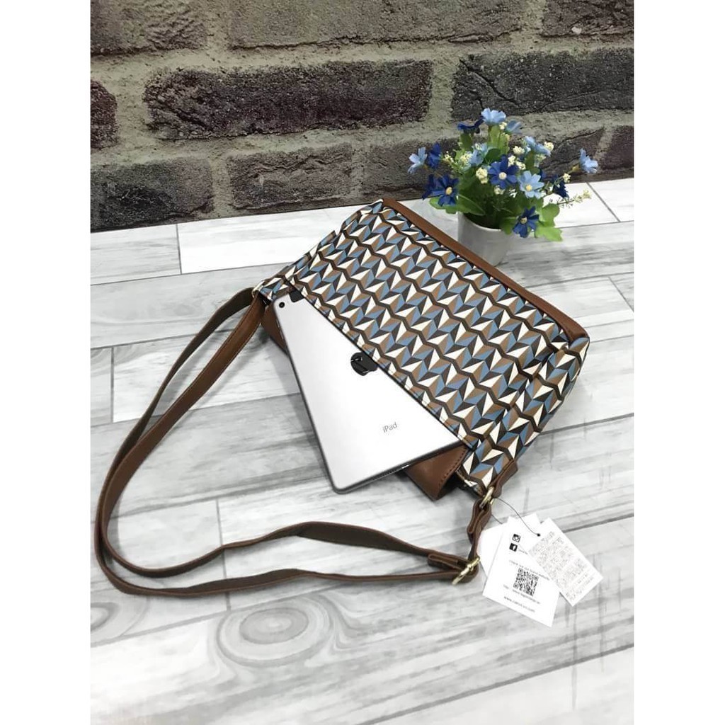 ♞กระเป๋า Anello &amp;Legato largo Pu leather mini sling bag