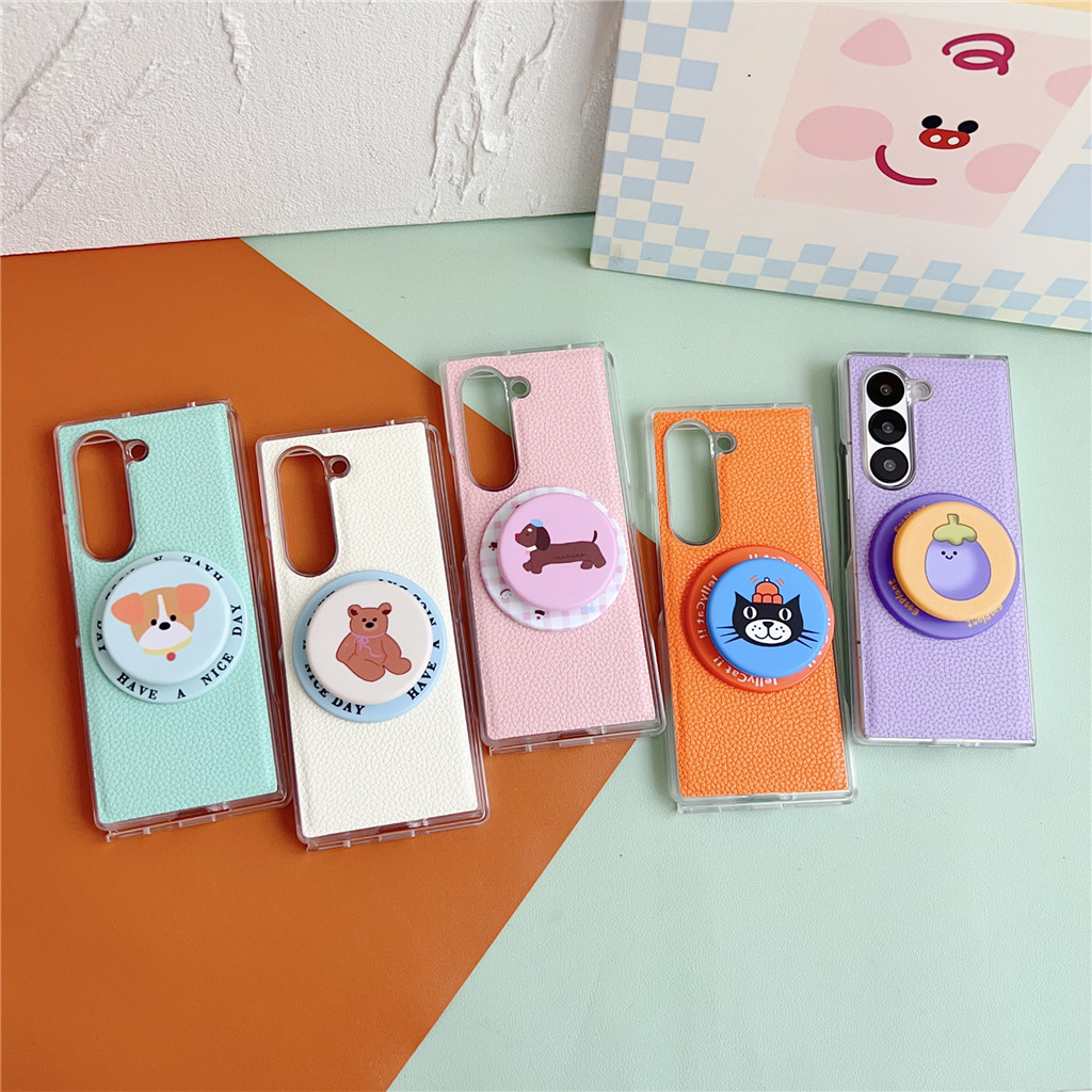 เคสลายการ์ตูนลิ้นจี่แม่เหล็กพร้อมขายึดหมีลูกสุนัขสําหรับ Samsung Galaxy ZFold7 Z พับ 6 Z พับ 5 ZFold