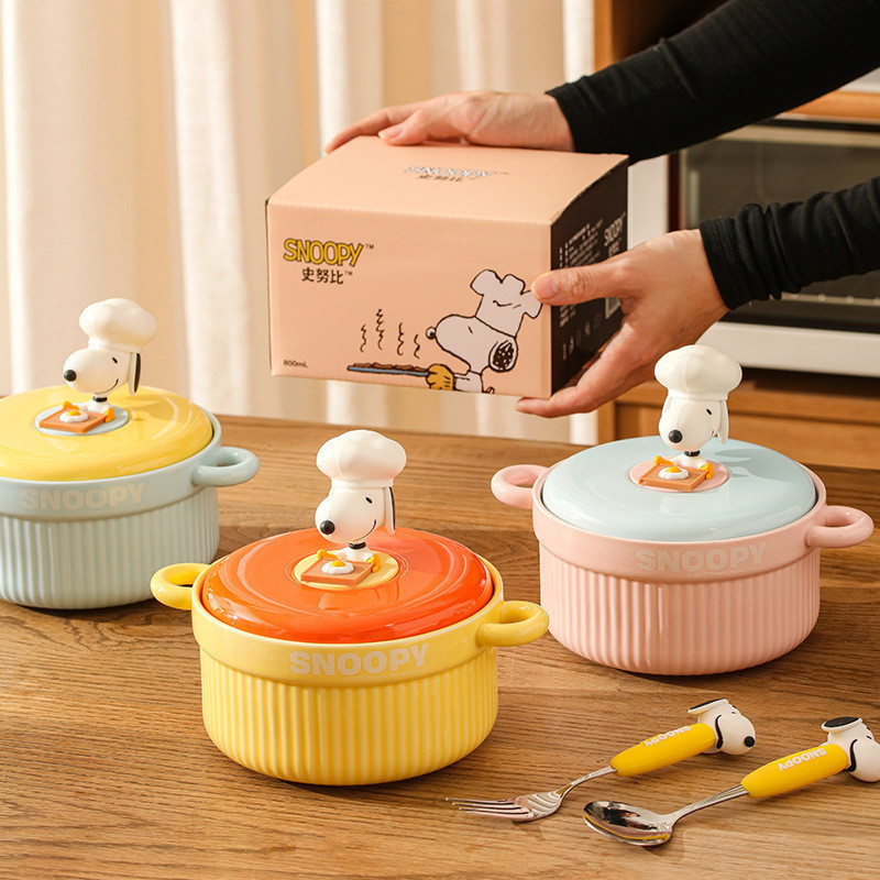 ชามบะหมี่กึ่งสำเร็จรูป Snoopy พร้อมฝาปิด ช้อนส้อม ของขวัญสองหูการ์ตูนน่ารัก ชามเซรามิกความจุสูงมูลค