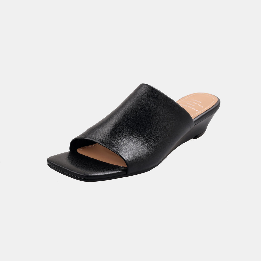 หนังนุ่มภาษาฝรั่งเศสคํา Minimalist สไตล์ Classy Square Toe เปิดนิ้วเท้ารองเท้าแตะผู้หญิงฤดูร้อนสวมใส่ด้านนอก 4.5 ซม.Wedge Heel แฟชั่น All-Match รองเท้าแตะ