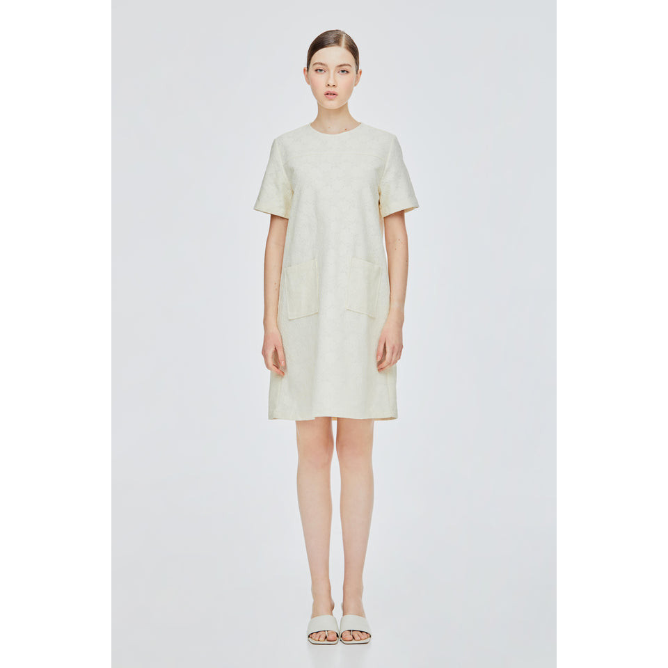 ชุดเดรสลูกไม ้ iORA Patch Pockets