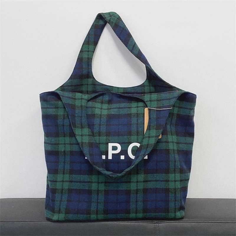 ♞Apc logo print wollen Checker tote shoulder bag sx