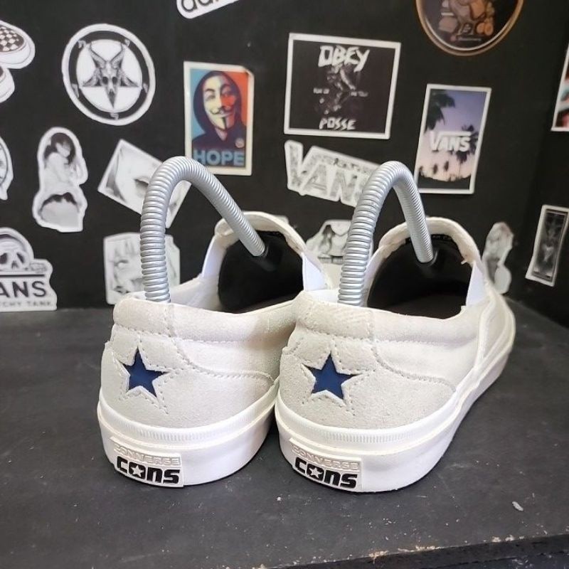 



 ♞มือสอง Converse one star cc slip on size 38.5 ความยาว 24 cm  สำหรับขาย รองเท้า sports