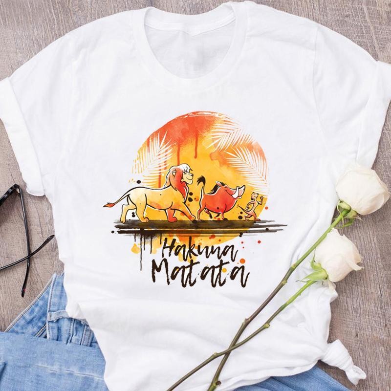 Matata Lion King เสื้อยืดการ์ตูน Lion King พิมพ์ผู้ชายและผู้หญิงฤดูร้อนเสื้อยืด XSS