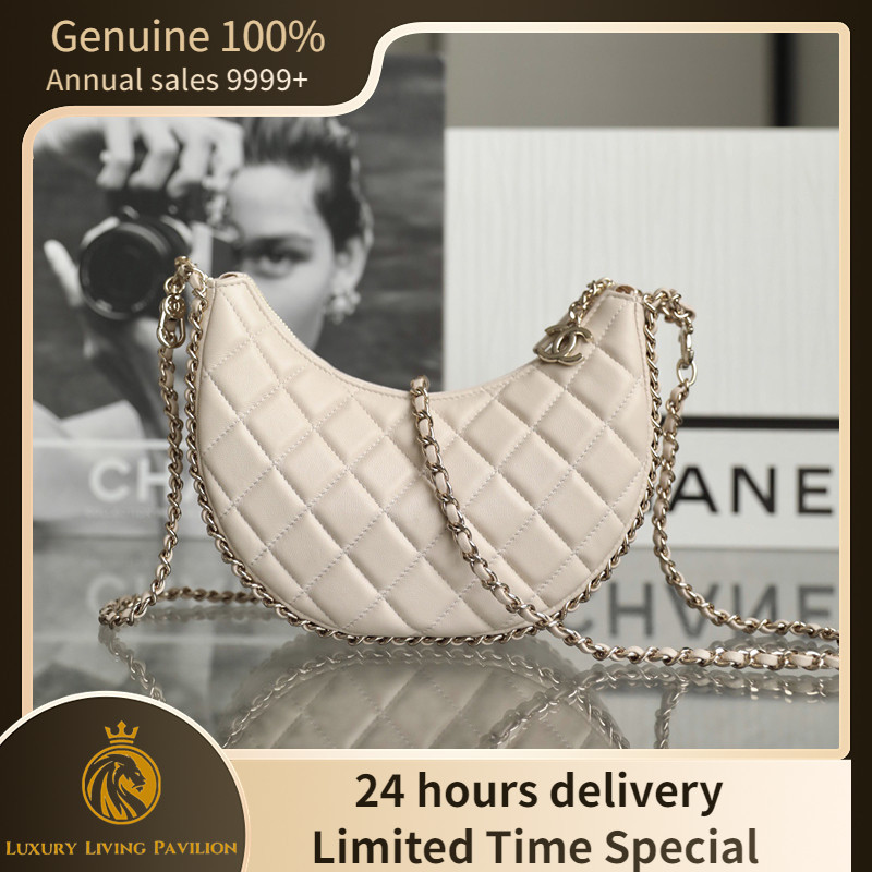 ♞,♘ซื้อในฝรั่งเศส ใหม่ Chanel small hobo bag Lambskin &amp; Shiny Gold-Tone Metal White กระเป๋าโซ่ ของแ