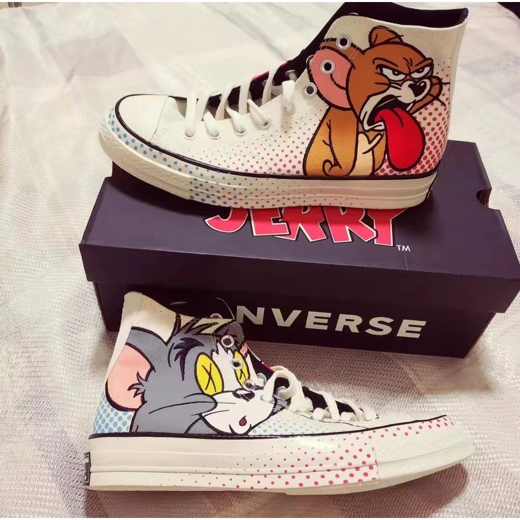 ♞,♘Converse Chuck Taylor All Star 1970s Tom and Jerry ผ้าใบทรงสูงสำหรับผู้ชายและผู้หญิง รองเท้า tra