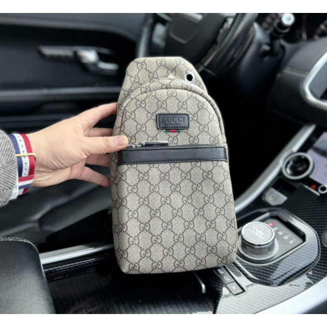 [ของแท้] Gucci bag กระเป๋าคาดอก หนัง PVC ใส่โทรศัพท์มือถือได้ ทนทาน สไตล์นักธุรกิจ สําหรับผู้ชาย