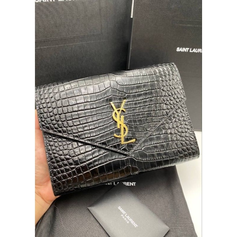 New YSL WOC IN CROC ปี2023 สวยมาก หนังcrocหรูมาก อะไหล่ทองรอเช็คสต๊อกค่ะ