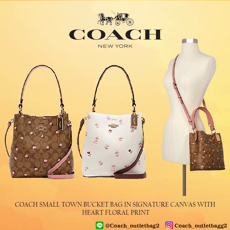 ♞COACH SMALL TOWN BUCKET BAG IN SIGNATURE WITH Heart floral print