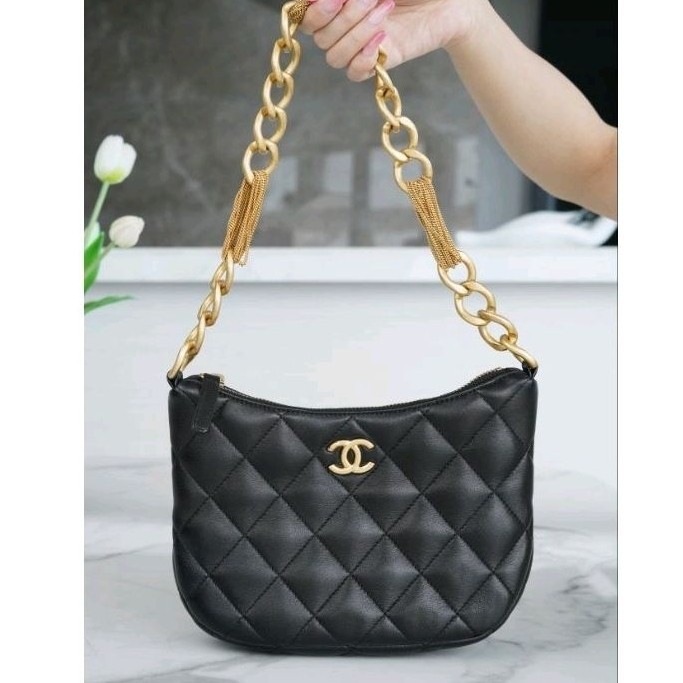 ♞Chanel  Handicraft hobo bag VIP black
