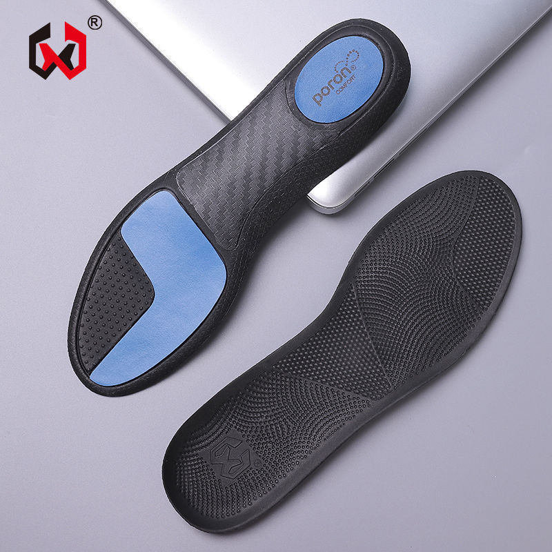 Jinwei poron พื้นรองเท้ากันกระแทกและพื้นรองเท้าฟุตบอลคาร์บอนไฟเบอร์ดูดซับแรงกระแทกระบายอากาศได้ดี ก
