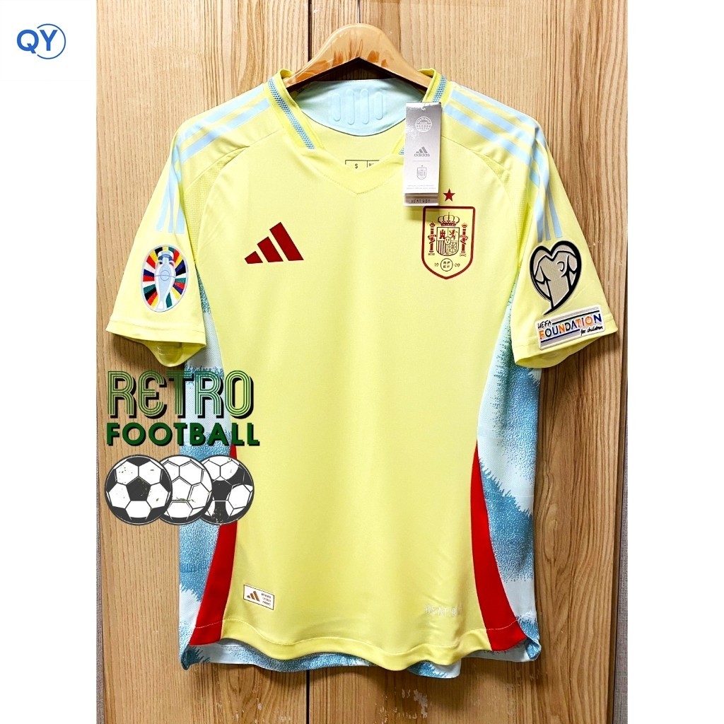 QY เสื้อฟุตบอลทีมชาติ สเปน Away เยือน ยูโร 2024 [ PLAYER ] เกรดนักเตะ เสื้อเปล่าพร้อมอาร์มยูโร กล้ารับประกันคุณถาพสินค้า