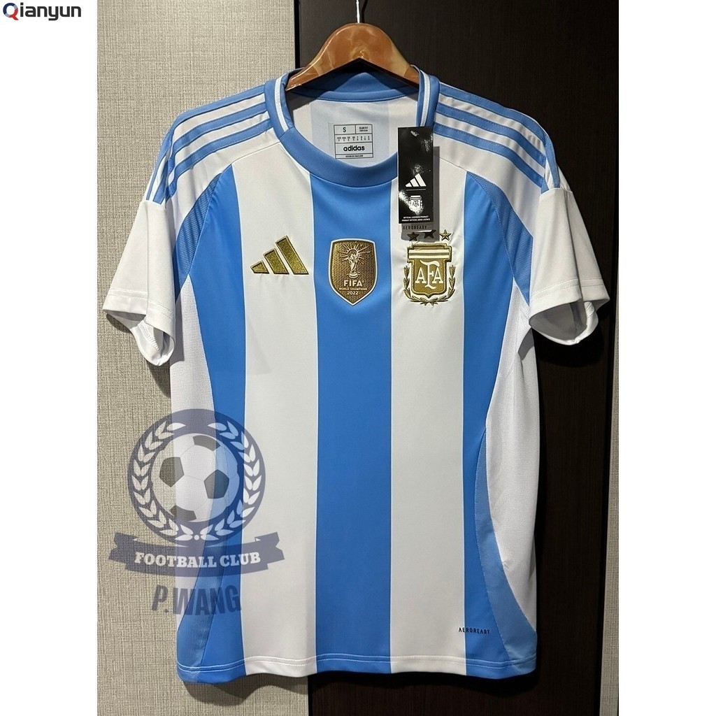 (((QY2) New!! เสื้อฟุตบอลทีมชาติ อาเจนติน่า Home เหย้า โกปาอาเมริกา 2024 [ 3A ] เกรดแฟนบอล สีฟ้าขาว เหมือนต้นฉบับ กล้ารับประกัน