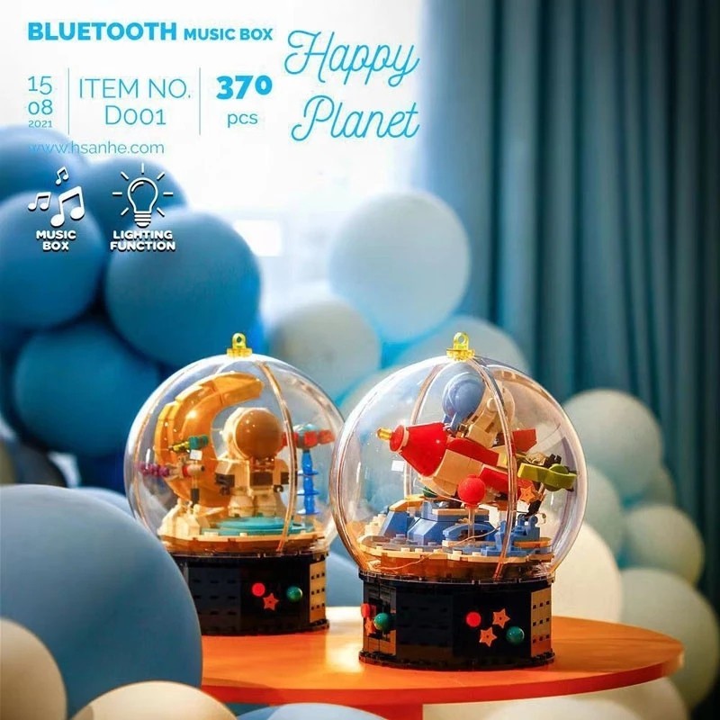 DIY Creative Brick Astronaut Crystal Ball Music Box with Lights  Bluetooth Audio Building Block Children Toy Birthday