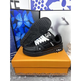 สต็อกพร้อม ! รองเท้ากีฬาผู้หญิงอินเทรนด์ย้อนยุค