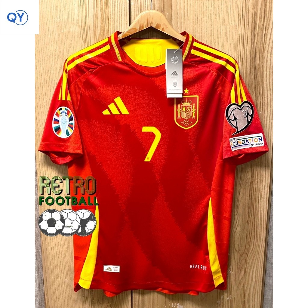 QY เสื้อฟุตบอลทีมชาติ สเปน Home เหย้า ยูโร 2024 [ PLAYER ] เกรดนักเตะ พร้อมชื่อเบอร์นักเตะในทีมครบทุกคน+อาร์มยูโร 2ข้าง