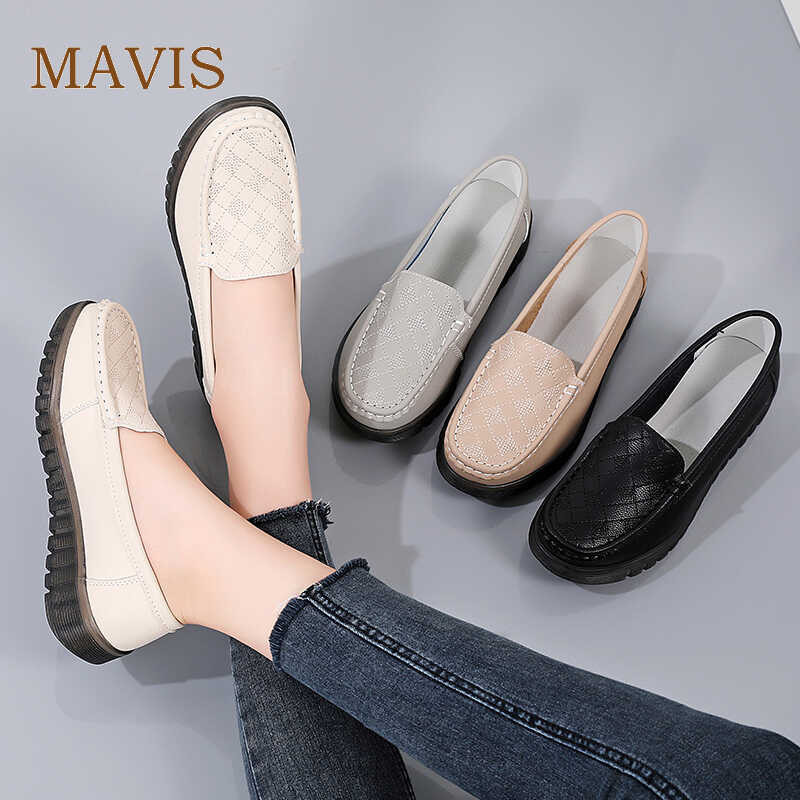 Casual Boat Leather Women's Flat New Soft Bottomed Fashionable and Comfortable Mother's Shoes
