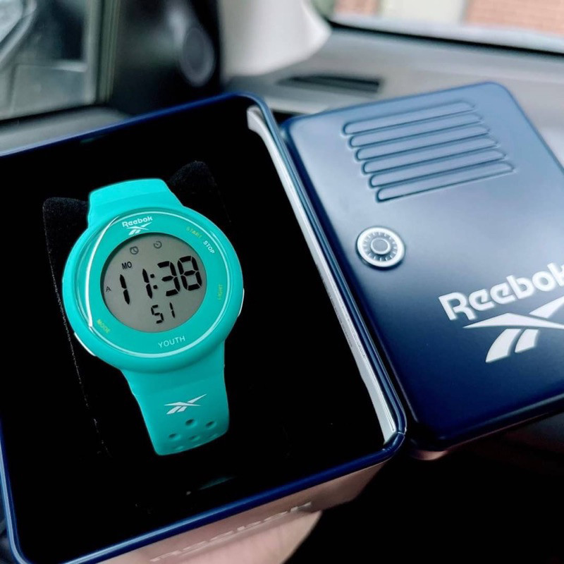 ♞,♘นาฬิกาดิจิทัล Reebok Digital watch หน้าปัดกลม 37 มม. ️กันน้ำ 100 เมตร สีเขียว