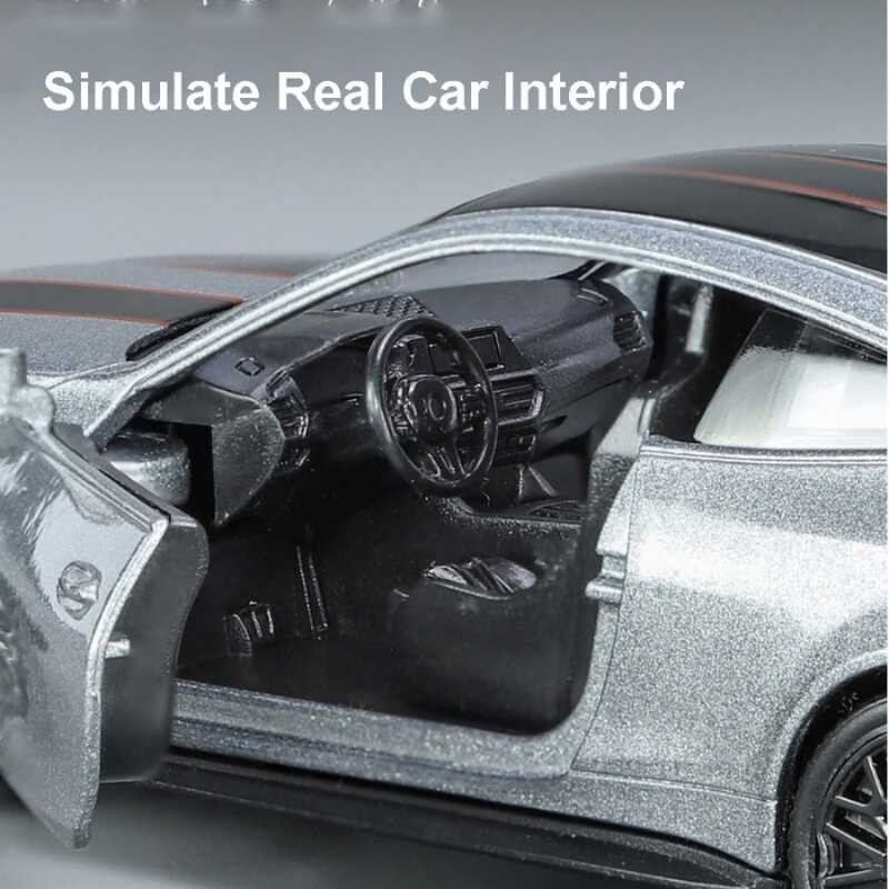 Δ 1:36 M4 CSL G82 รถยนต์ของเล่นรถมินิรุ่นดึงกลับหล่อโลหะผส