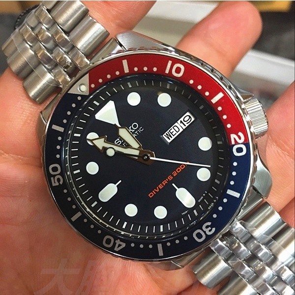 Seiko SKX007 นาฬิกาข้อมือควอตซ์แฟชั่น กันน้ํา มีปฏิทิน สําหรับบุรุษ SKX007J1