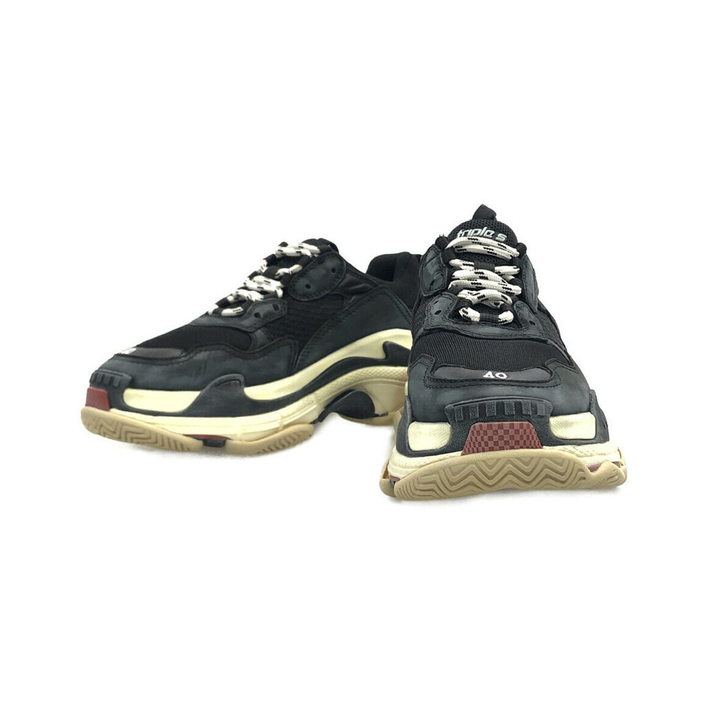 Balenciaga Triple S ส ่ งตรงจากญี ่ ปุ ่ นมือสอง
