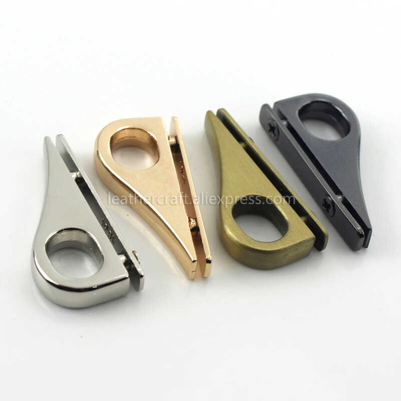 สองชิ้นโลหะ Gusset ไม้แขวนเสื้อ Carbiner คลิปวงรีด้านข้างสมอกระเป๋าสตางค์พร้อมฮาร์ดแวร์