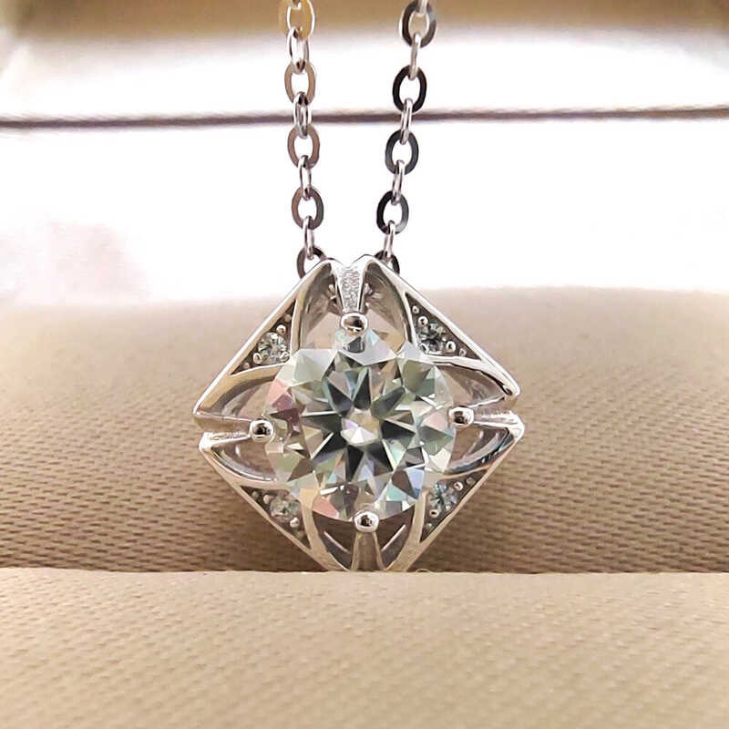 Diamond Pendant Necklace 1 Carat VVS Moissanite GRA Certificate S Sier Female Style Jewelry Anniver 