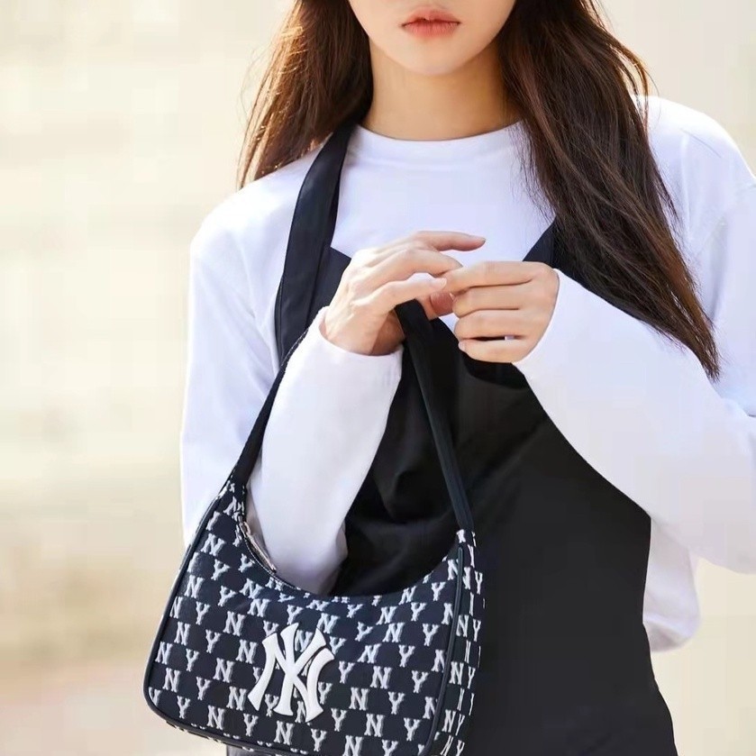 ♞MLB (พร้อมส่ง) กระเป๋าMLB HOBO BAG  กระเป๋าสำหรับผู้หญิง