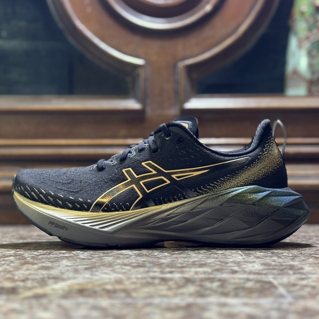 ♞,♘รองเท้าวิ่ง ASICS NovaBlast 4 PLATINUM (M9.5/10/11US)