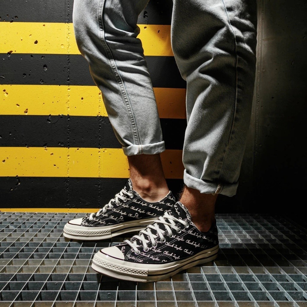 



 ♞,♘,♙,,Converse ผ้าใบ Chuck 70 Scripted Signature Print Ox | Black/Egret/Egret ( 167698CU0BK )