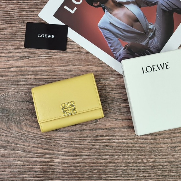 【พร้อมกล่อง+ในสต็อก】LOEWE ใหม่ ของแท้ 100% กระเป๋าสตางค์หนัง โลโก้ฮาร์ดแวร์ L1104