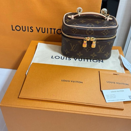 พร้อมส่ง กระเป๋า LV nice nano (likenew) สภาพ 99.99% มือ2  (ใช้โค้ดส่วนลดได้)