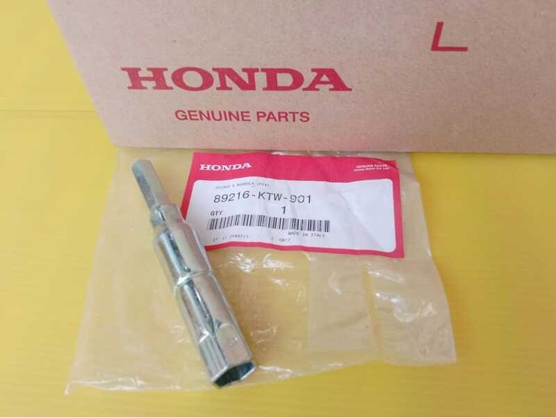 Forza บ๊อคหัวเทียนแท้honda 350,Sh300,Forza 300ปี2018 อะไหล่แท้ศูนย์h 350,Sh300,