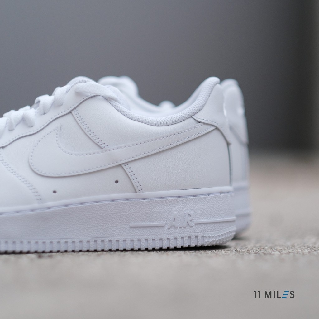 



 ♞,♘รองเท้า Nike AIR FORCE 1 07 ของแท้ !!!! พร้อมส่ง