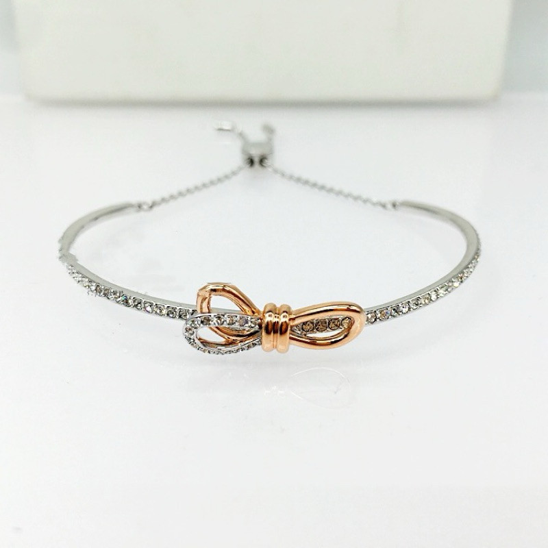 



 ♞,♘,♙สินค้าพร้อมส่งในไทยของแท้100% Swarovski ของแท้ ต่างหู Swarovski Swarovski ต่างหู ผู้หญิง