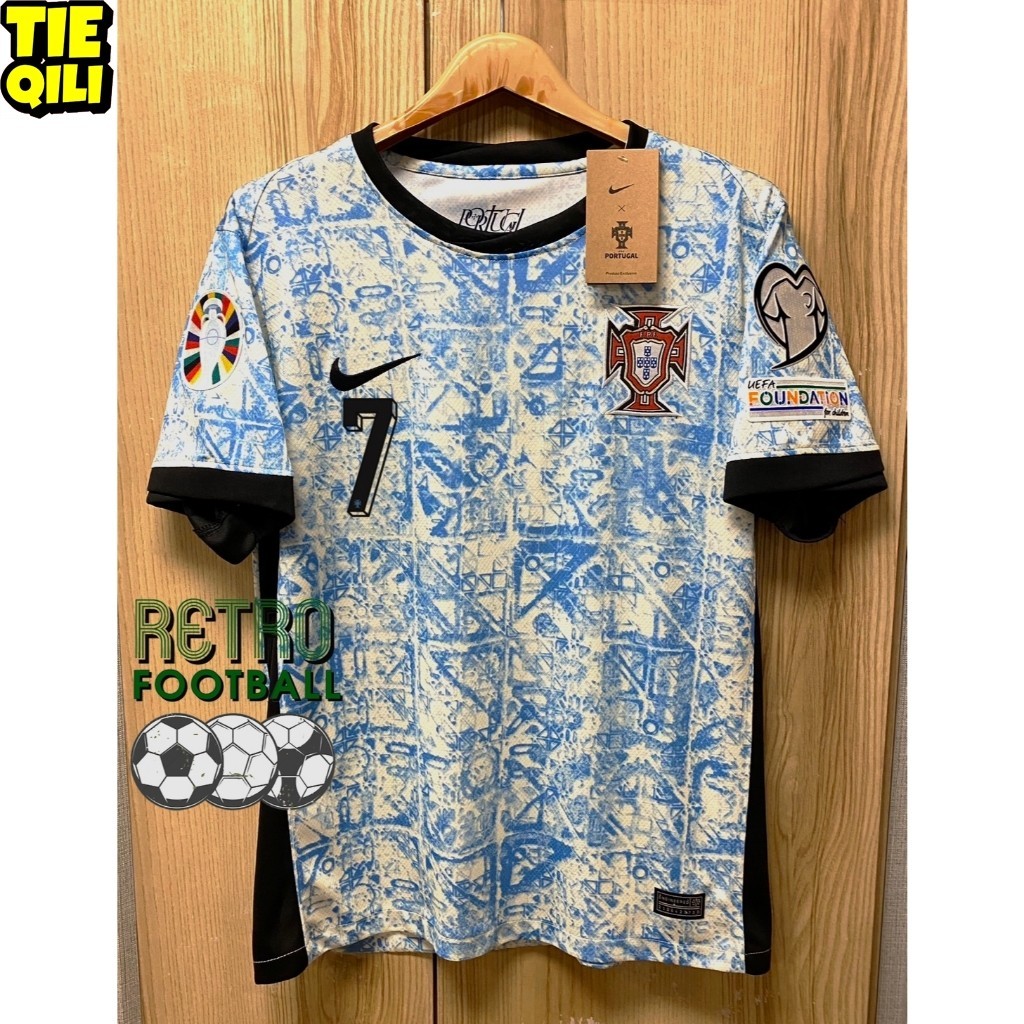 Tql เสื้อฟุตบอลทีมชาติ โปรตุเกส Away เยือน ยูโร2024 [ 3A ] เกรดแฟนบอล สีขาว พร้อมชื่อเบอร์นักเตะครบทุกคนในทีม รับประกันตรงปก