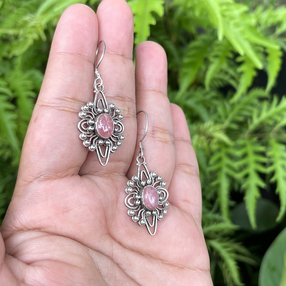ต ่ างหูเงินเงินบาหลี 925 ตะขอแขวน Jawan หินธรรมชาติสีชมพูโรโดไนต ์ ผู ้ หญิงเกาหลี Elegant Custom