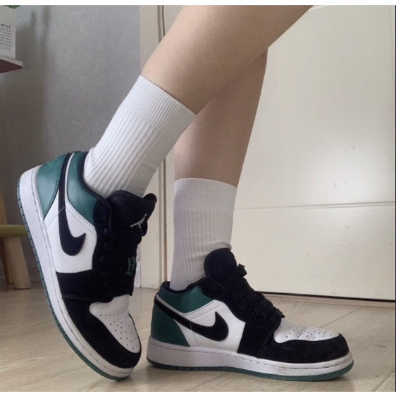 ♞,♘,♙【Brand Official】 รองเท้า Nike Air Jordan 1 Low Black Toe Sneakers AJ1 ไนกี้ รองเท้าผ้าใบ จอร์แ