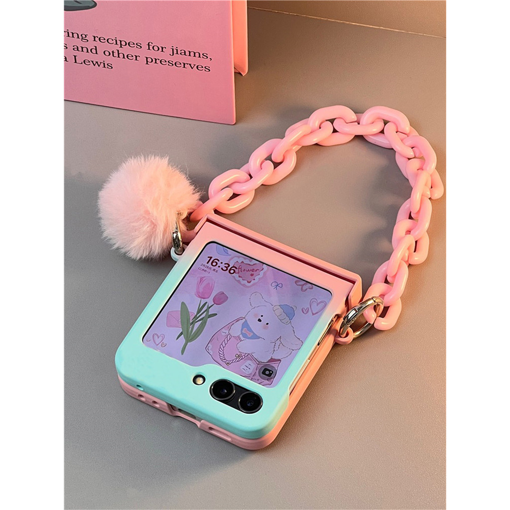 Insน่ารักgradient Blueเคสโทรศัพท์สีชมพูHariballสร้อยข้อมือสําหรับGalaxy Z Flip5 5G ZFlip5 Zflip6 ZFlip5 ฝาหลัง
