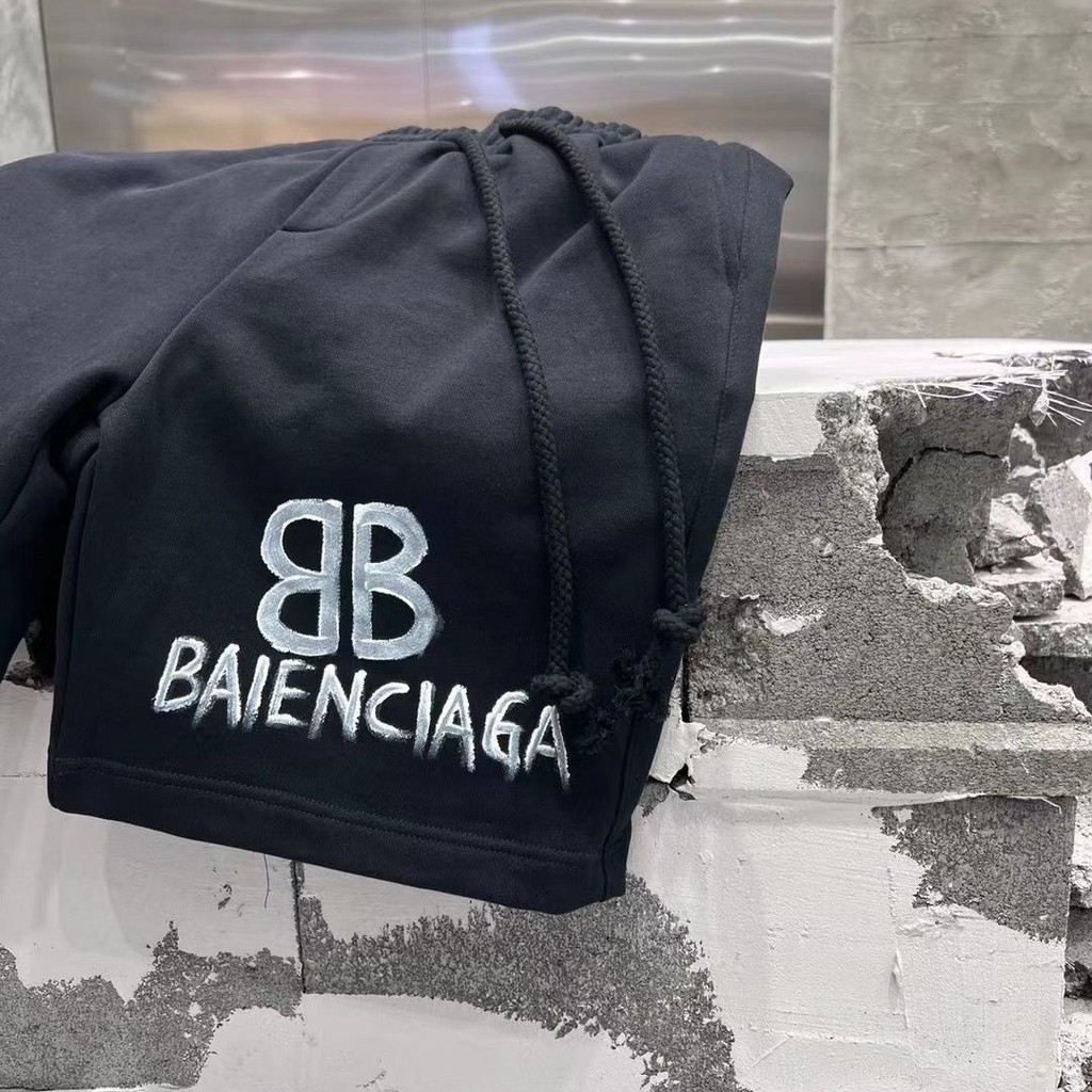 Balenciaga 2024 กางเกงขาสั้นฤดูร้อนใหม่ผู้ชาย High Street แฟชั่นแบรนด์ Hand-painted BB พิมพ์กางเกงห้าจุด Loos
