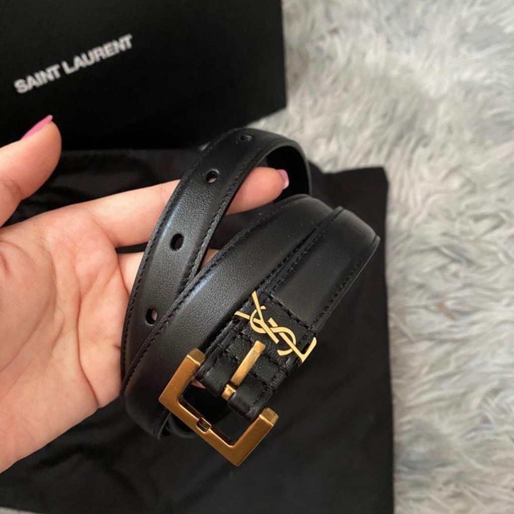 Yves Saint Laurent YSL เข็มขัดผู้หญิง Casual Simple เข็มขัดอเนกประสงค์ตกแต่งกางเกงยีนส์ชุด Ins แนวโน้ม Retro Letter เข็มขัด
