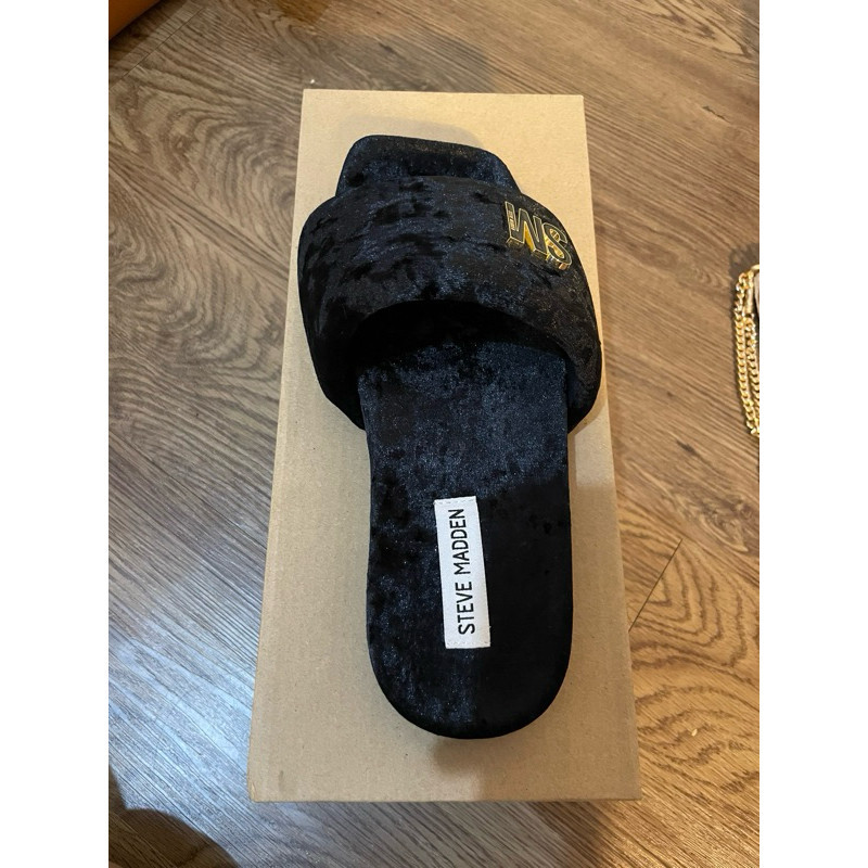 รองเท้าแตะ Steve madden