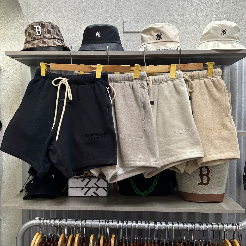 กางเกงขาสั ้ นเหงื ่ อของแท ้ Fear Of God Essentials Fall SS23 ( มีตัวอักษร - ของแท ้ 100 %