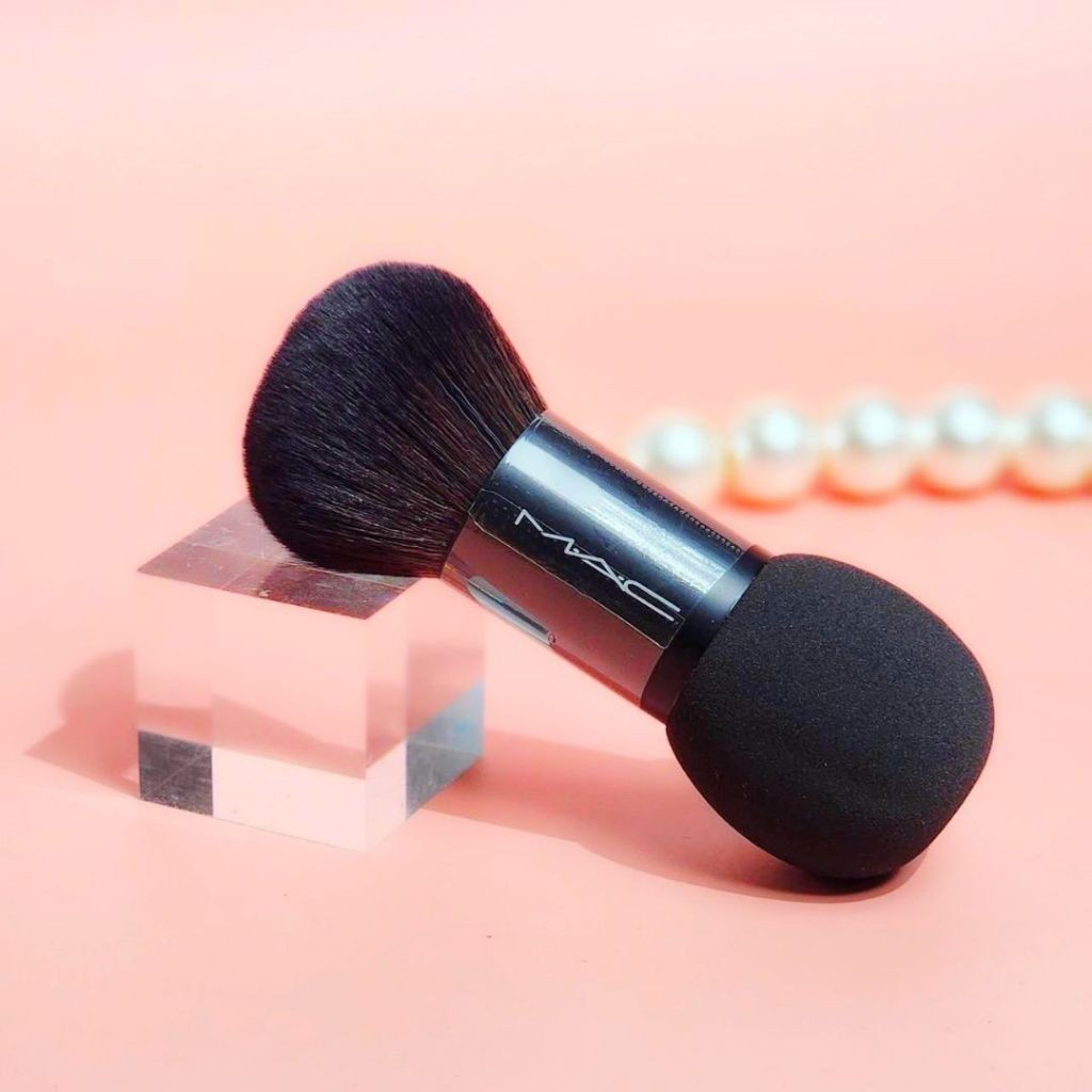 ♞,♘,♙เหลือ 244 ฿ โค้ด [เก็บโค้ดหน้าร้าน]  MAC COSMETICS Duo Brush แปรง