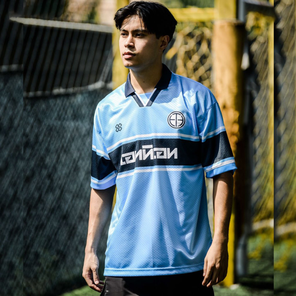 เสื้อบอลวินเทจ โอเวอร์ไซส์ คอปก ทรงสตรีท ลายเรียบๆ สไตล์ยุค 90