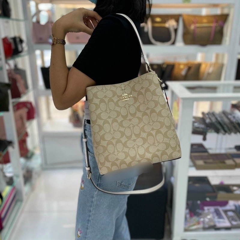 ♞,♘COACH TOWN BUCKET BAG IN SIGNATURE CANVAS