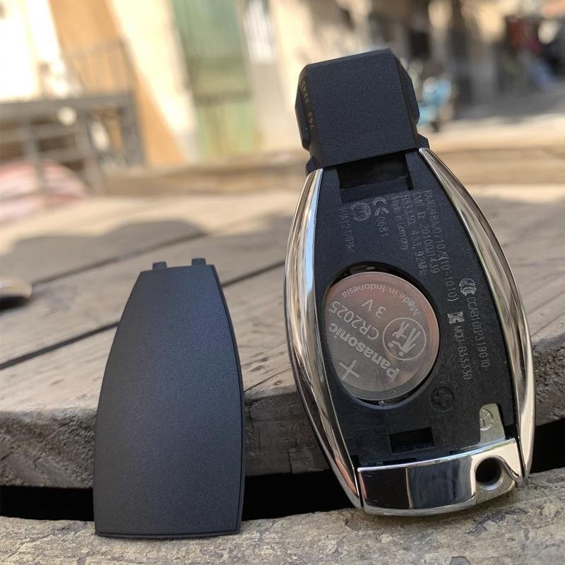 Mercedes-Benz Key ฝาครอบด้านหลังแบตเตอรี่อุปกรณ์เสริมแบตเตอรี่ใหม่ C-class E-class S-class AMG Mayba