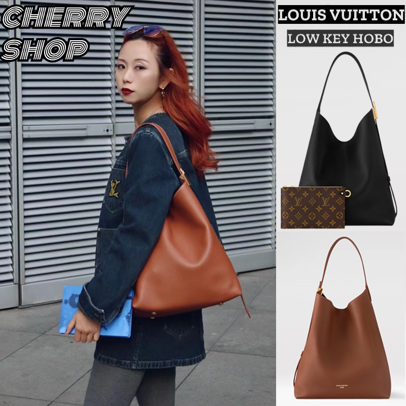 ♞,♘,♙หลุยส์วิตตอง Louis Vuitton LV LOW KEY HOBO Medium Handbag กระเป๋าถือสตรี